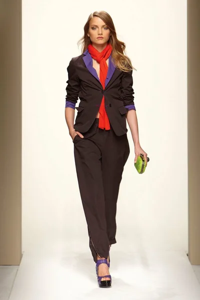 Look 19